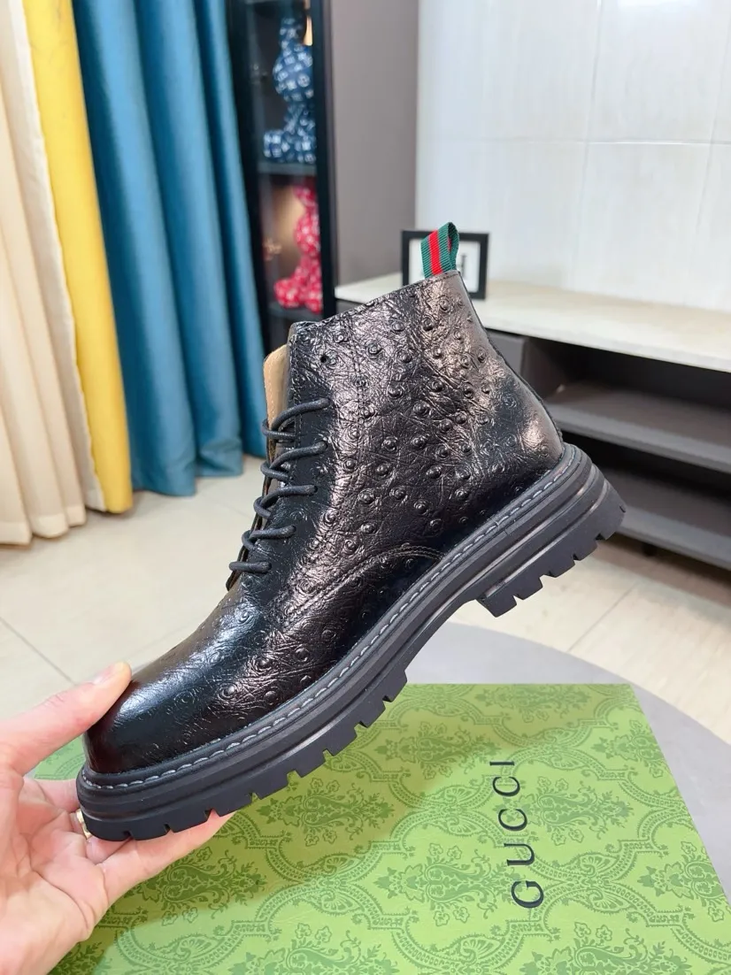Men's shoes 💰540🌸🌸 (GUCCI) [cow lining plus velvet optional] [can be made without standard] New product Martin boots imported from Canada with full top layer high mercerized frosted fabric, punched using 3D digital technology, high-end and classy, ​​versatile to wear, full of three-dimensionality, close pictures will make you obsessed with the leather. You can't extricate yourself ~ the best on the market.          Fabric: Cowhide/Embossed Lining: Cowhide.          Please make a note when placing an order, sizes: 38-44 (37, 45, 46 can be customized and cannot be returned or exchanged) 5 colors available; black, gray, khaki, coffee, and earthy yellow
